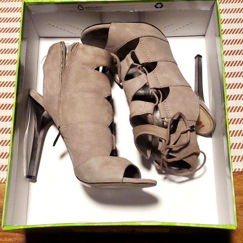 Nude/Putty suede open-toed Sam Edelman booties size 7.5 medium width